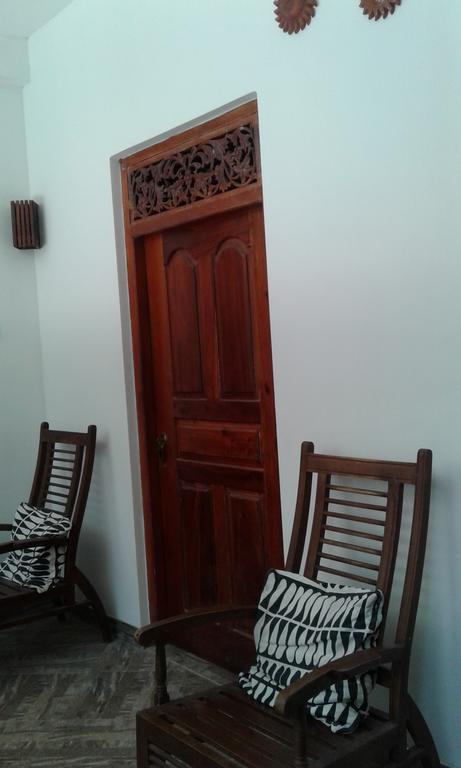 Rose Blossom Hotel Mirissa Bagian luar foto